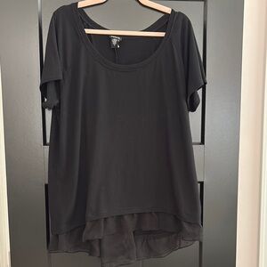 Torrid Black Short Sleeve Tee. Tiers in Front/Back w/Textured Dots. Size 2=18/20
